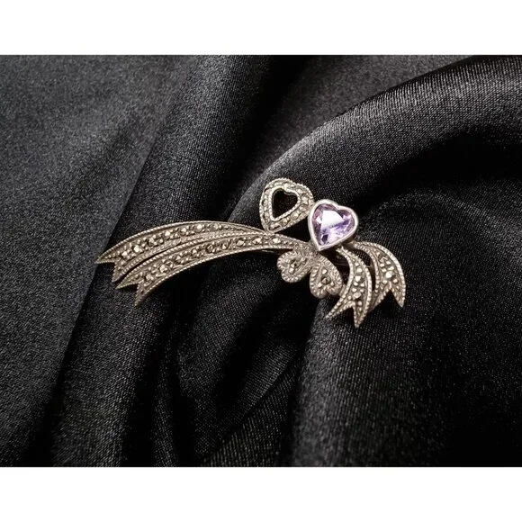 Vintage Sterling Silver 925 Marcasite Bow Brooch With Amethyst Heart Gemstone - Picture 3 of 5